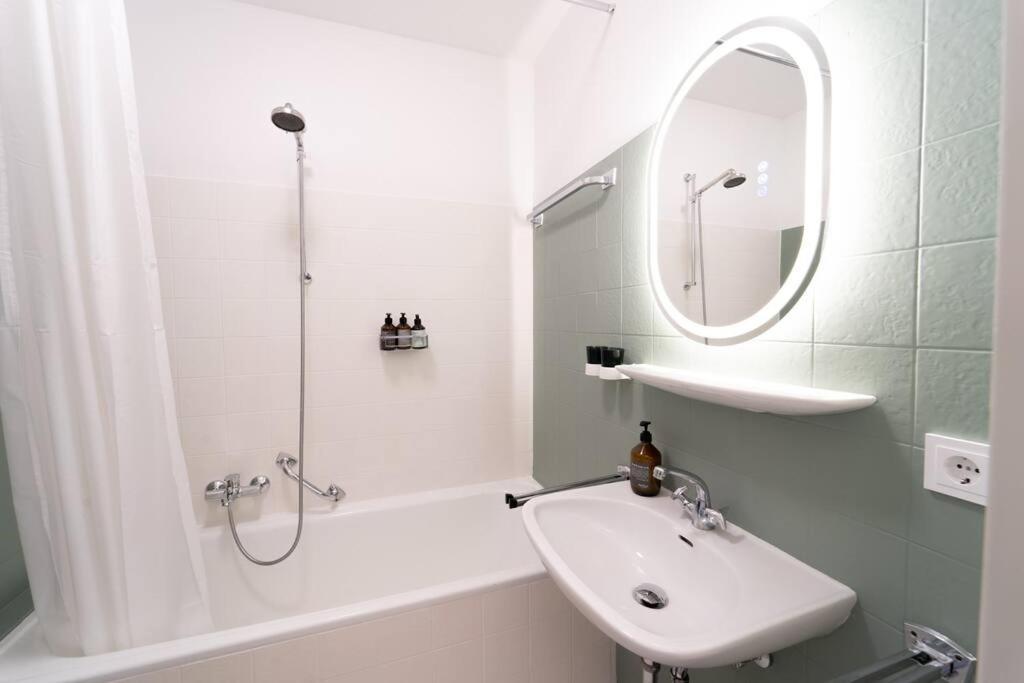 Apartment Mit Balkon Und Privatparkplatz 아우크스부르크 외부 사진