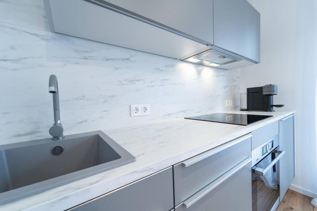 Apartment Mit Balkon Und Privatparkplatz 아우크스부르크 외부 사진