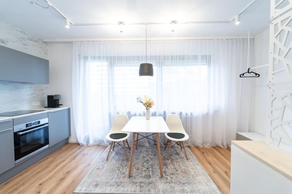 Apartment Mit Balkon Und Privatparkplatz 아우크스부르크 외부 사진